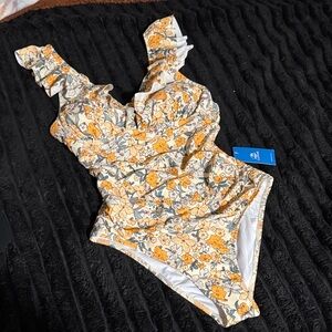 CUPSHE Floral One-Piece Swimsuit